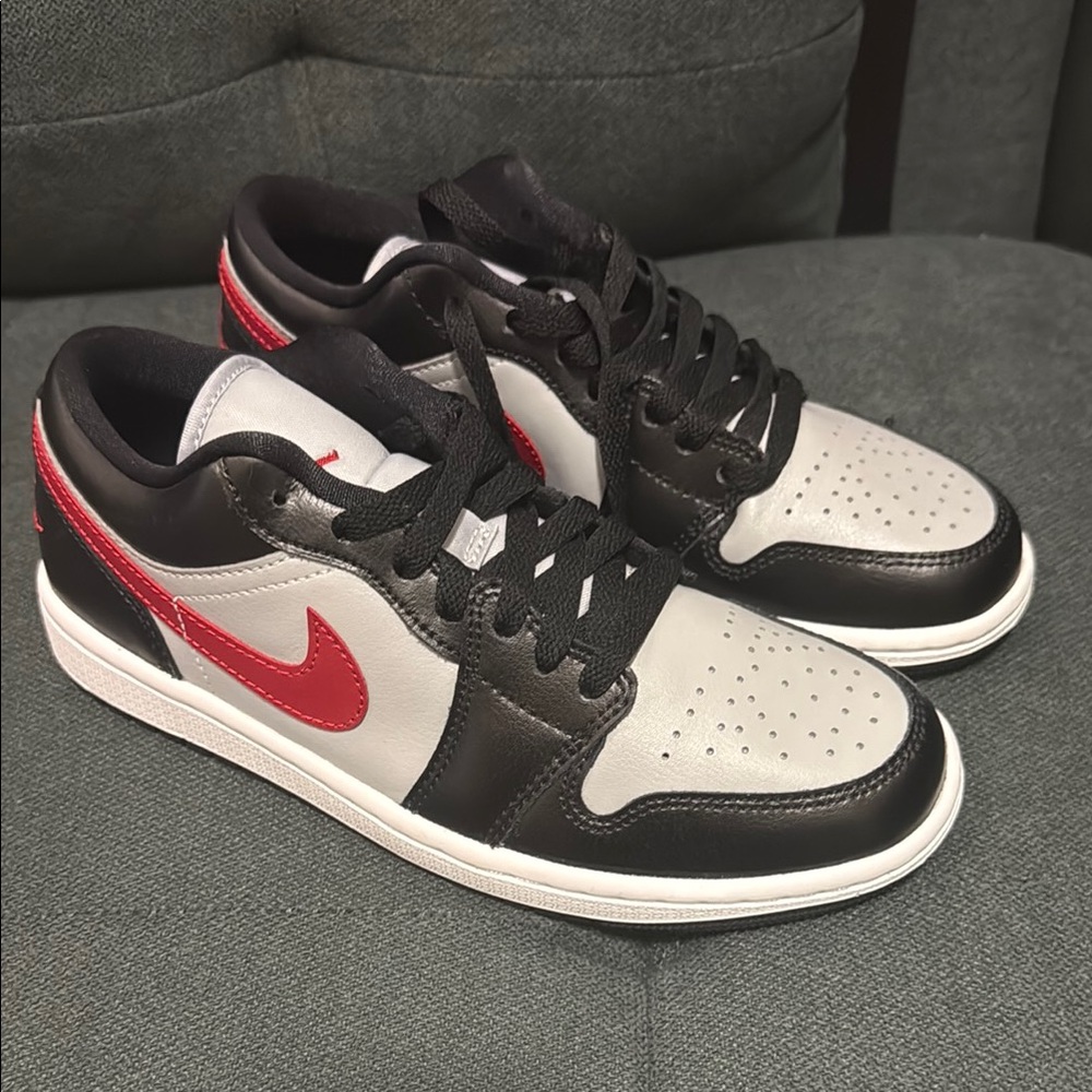 Jordan Low 1s